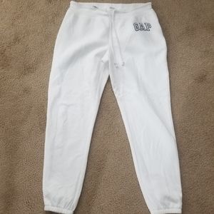 GAP NEW ,SWEATS SIZE M.